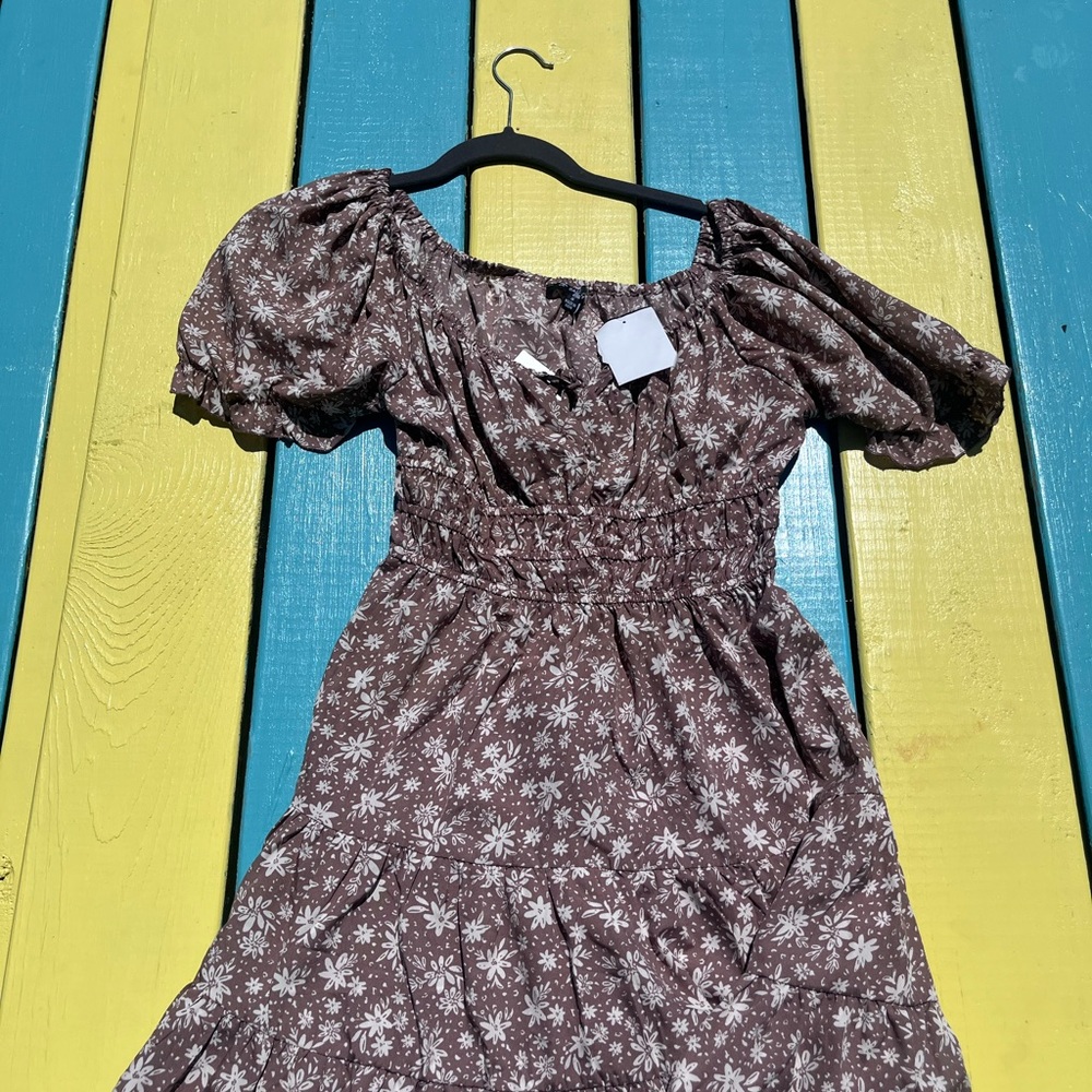 Women’s Brown Floral Puff-Sleeve Smocked Dress